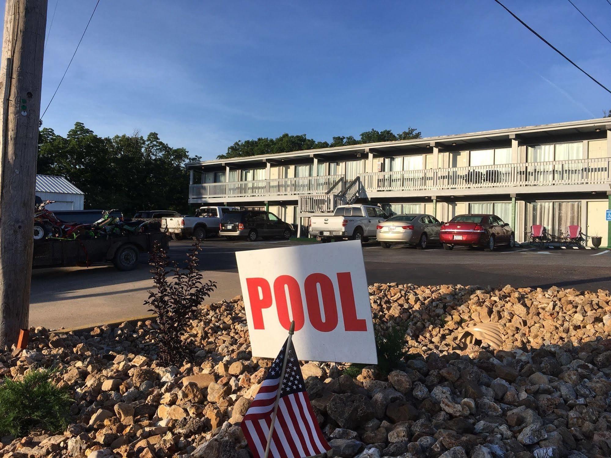 Dave'S Hideaway Motel Camdenton Exterior photo